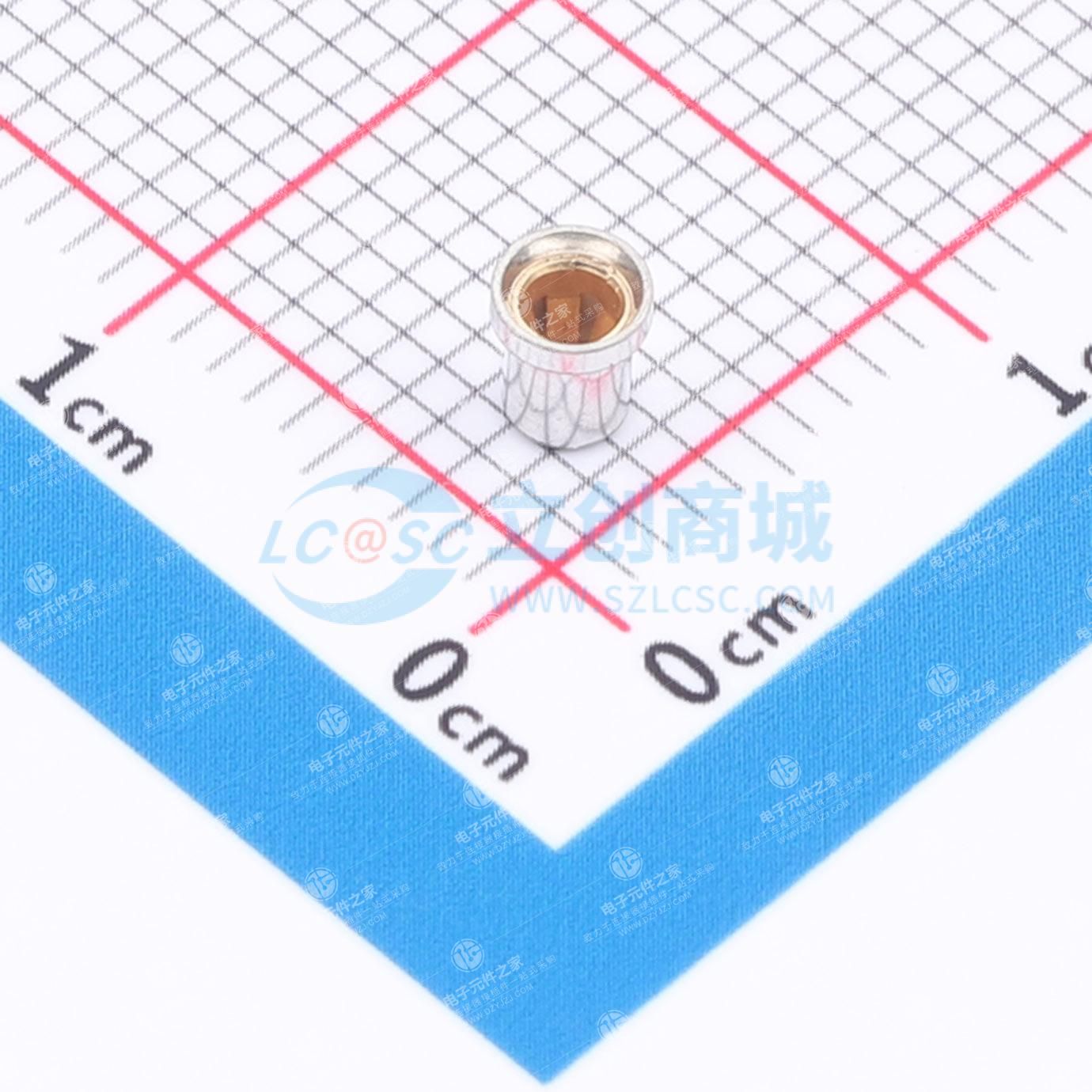 带OFP焊料的插座，适用于特定直径引脚