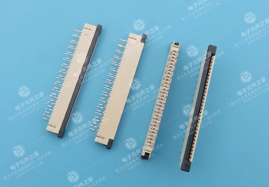 CF Express Type A PUSH CONN.外壳四脚