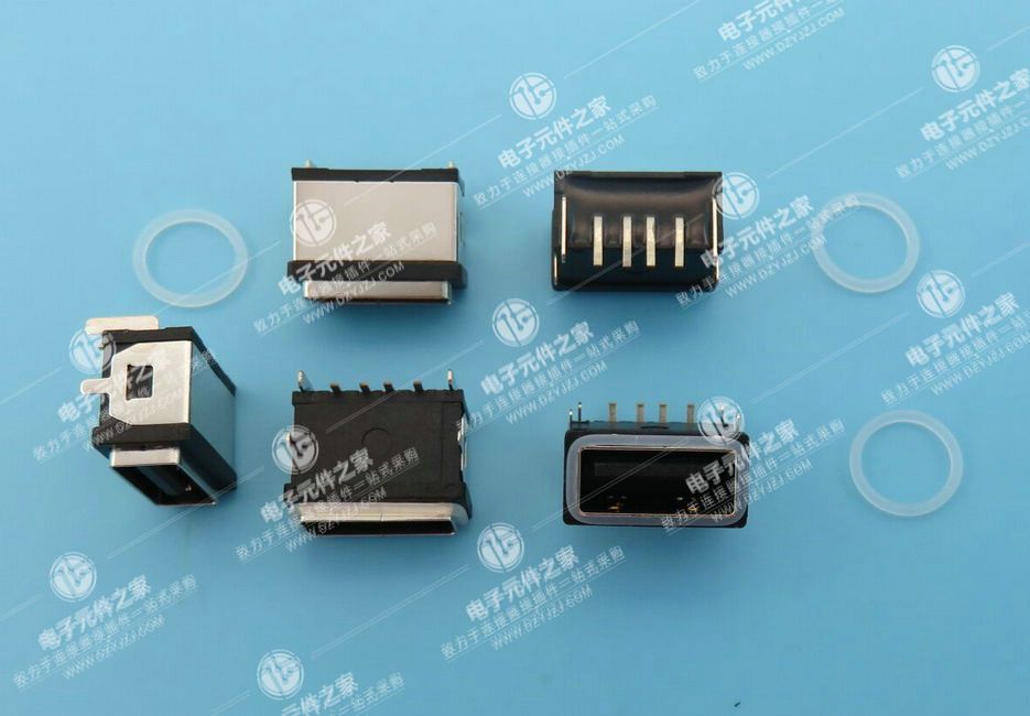 USB 2.0 AF 带防水胶圈 板下型 90°DIP
