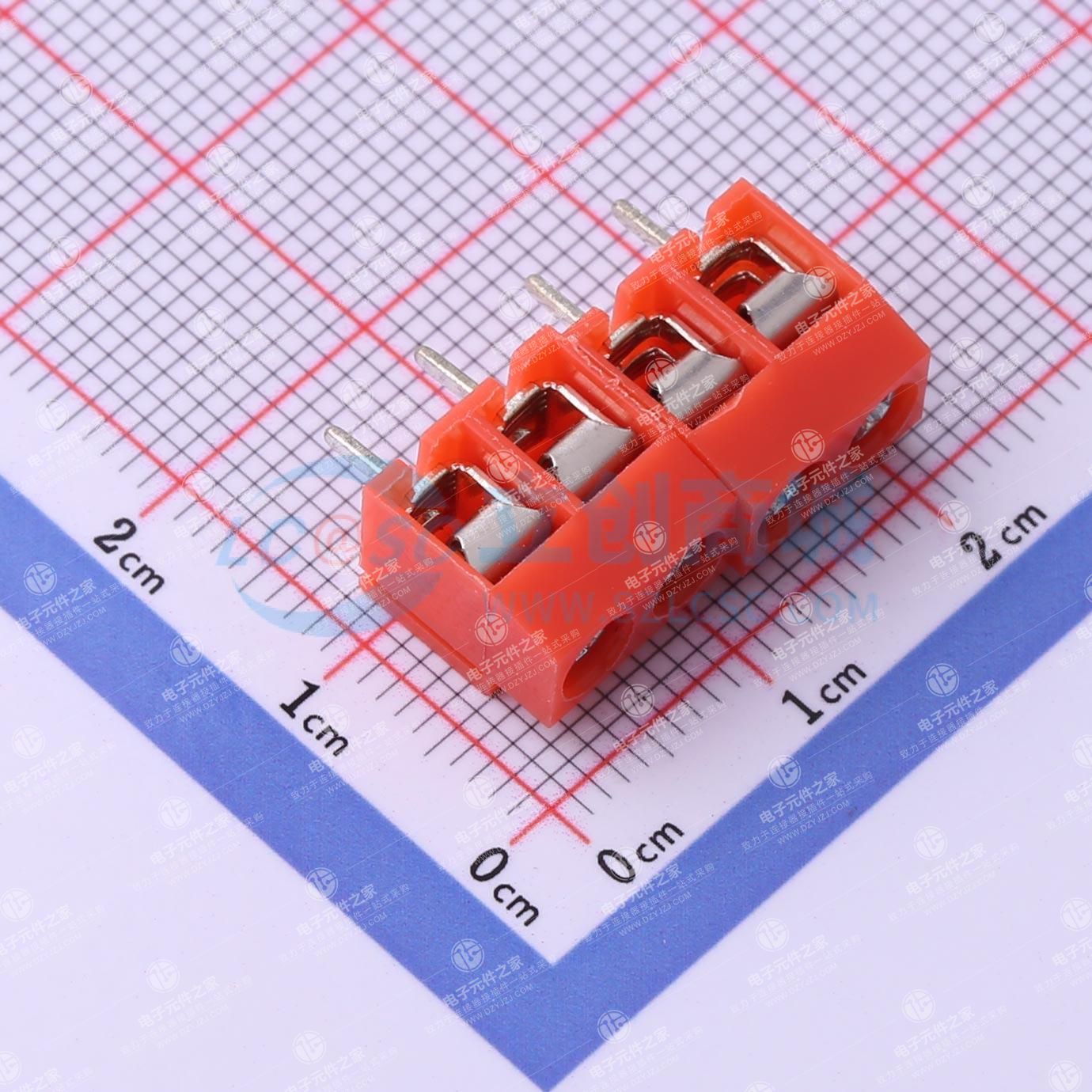 红色 1x4P 5mm 直插 排数:1 每排P数:4